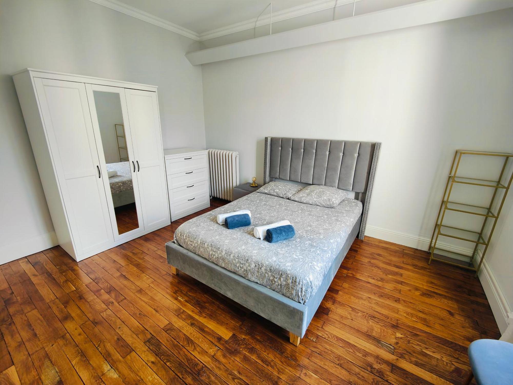 Self-Checkin Town House - Rooms To Rent In A Beautiful Modern Town House - Not A Hotel - Location De Chambres Avec Arrivee En Autonomie - Extra Fee For Sheets And Towels - Private Parking - Check Your Plateform Inbox And Follow Check-In Instructions Saint-Romain-en-Gal Exterior photo